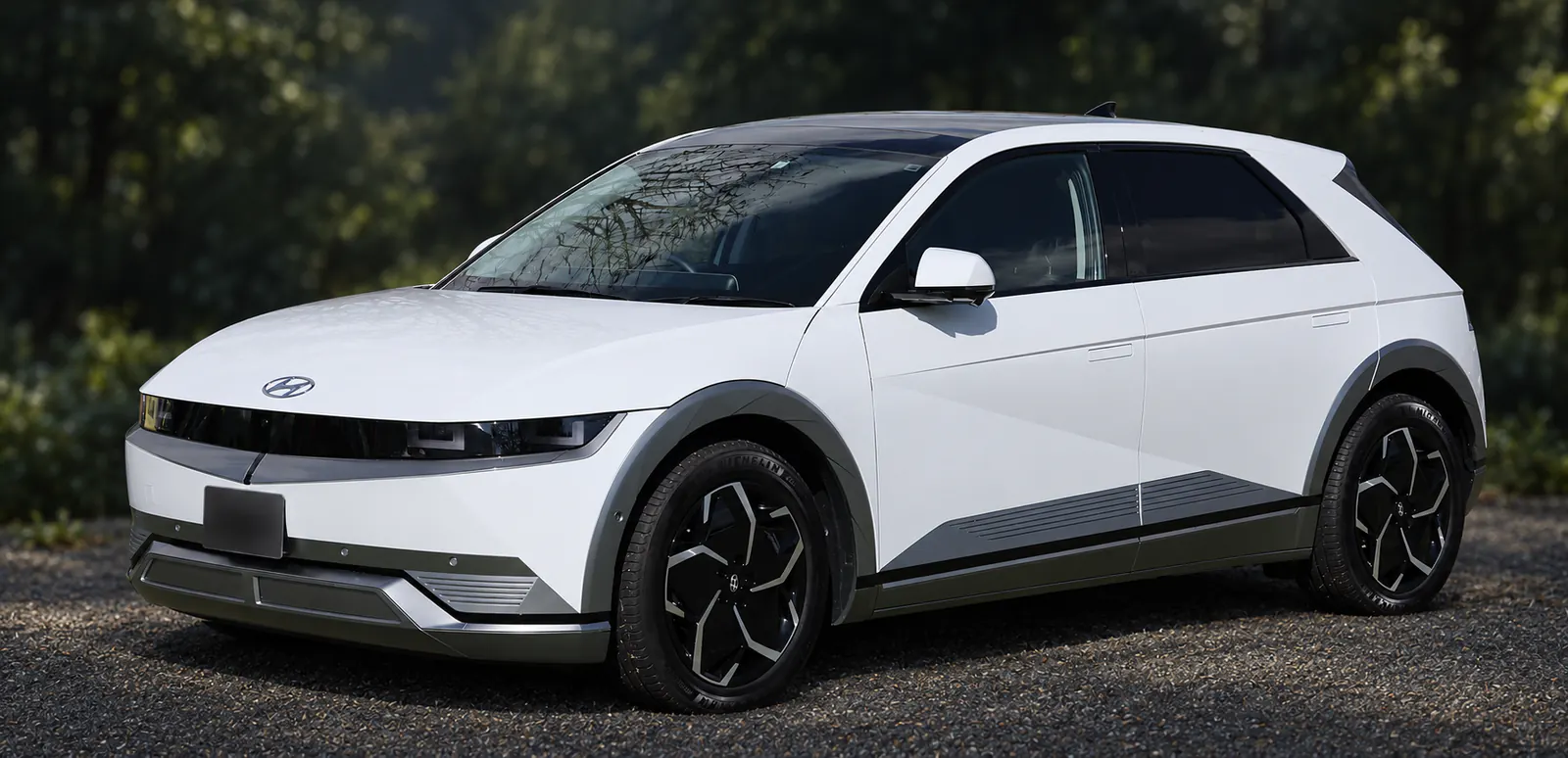 2022-es Hyundai Ioniq 5; a rendszám anonimizálva.